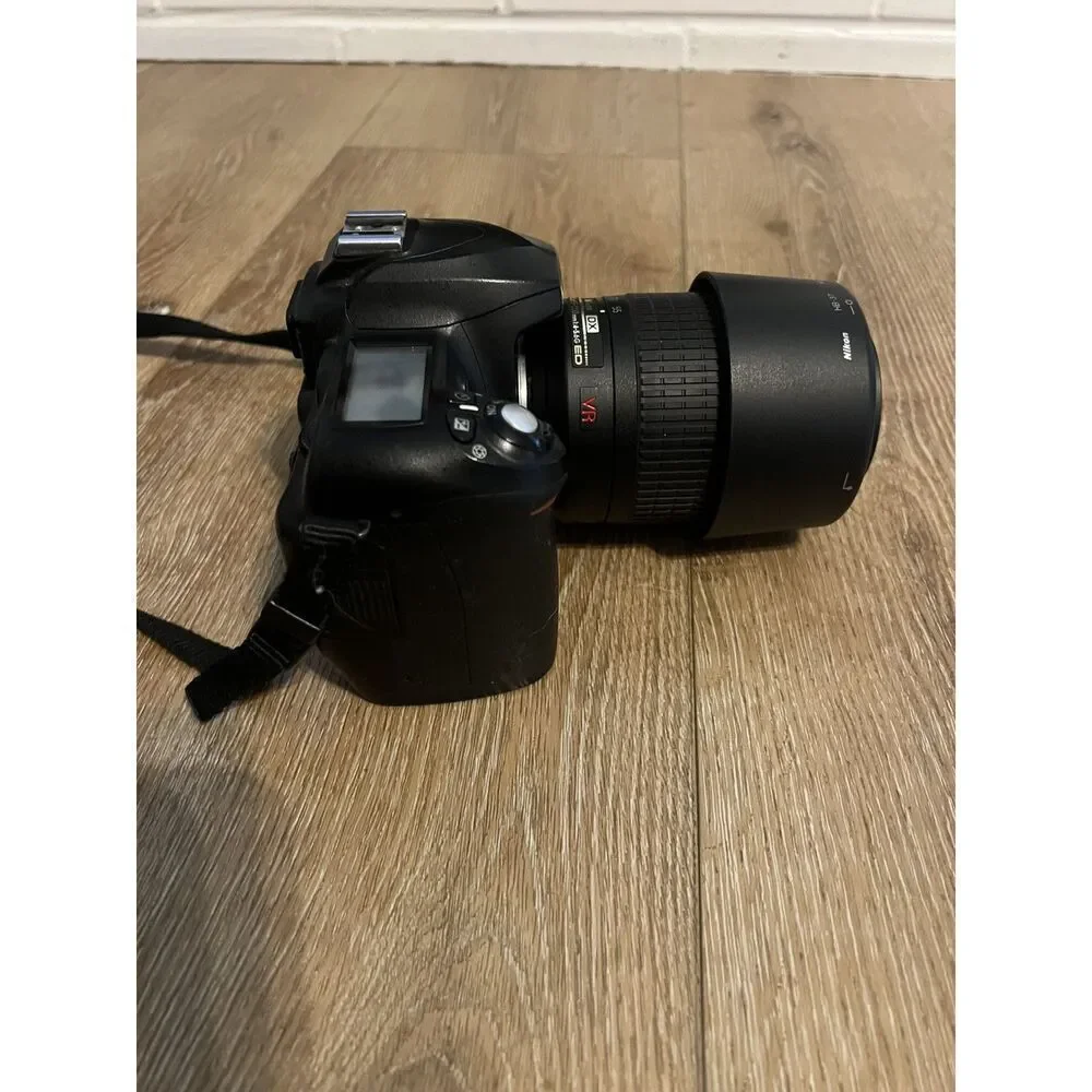 Nikon D50 Digital SLR Camera w/Nikon DX Nikkor AF-S 55-200mm, Battery & Charger
